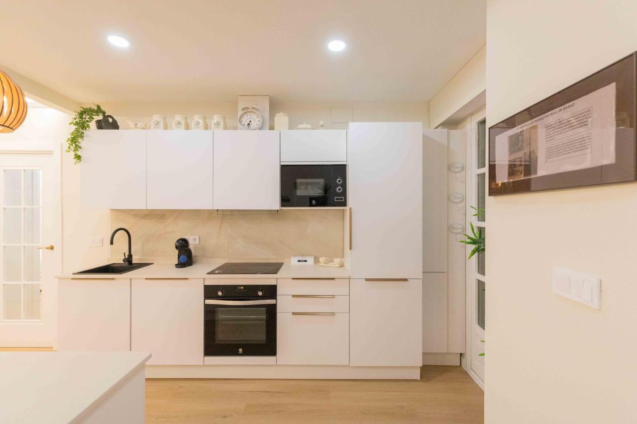 Bilbao Chic Barrena Old Town Apartment ภายนอก รูปภาพ